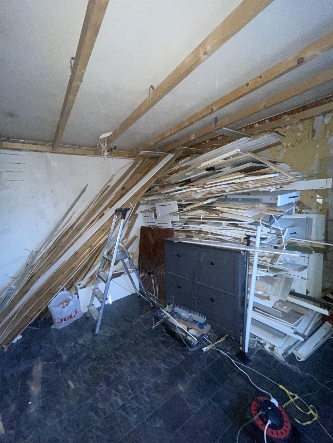 Kjøre rivematerialer/trelast til søppeldynga