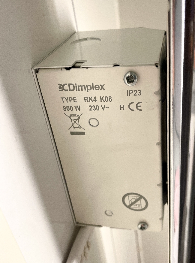 Installasjon av varmepanel på badet med feilsøking