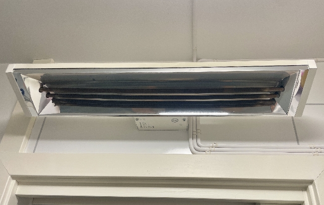 Installasjon av varmepanel på badet med feilsøking