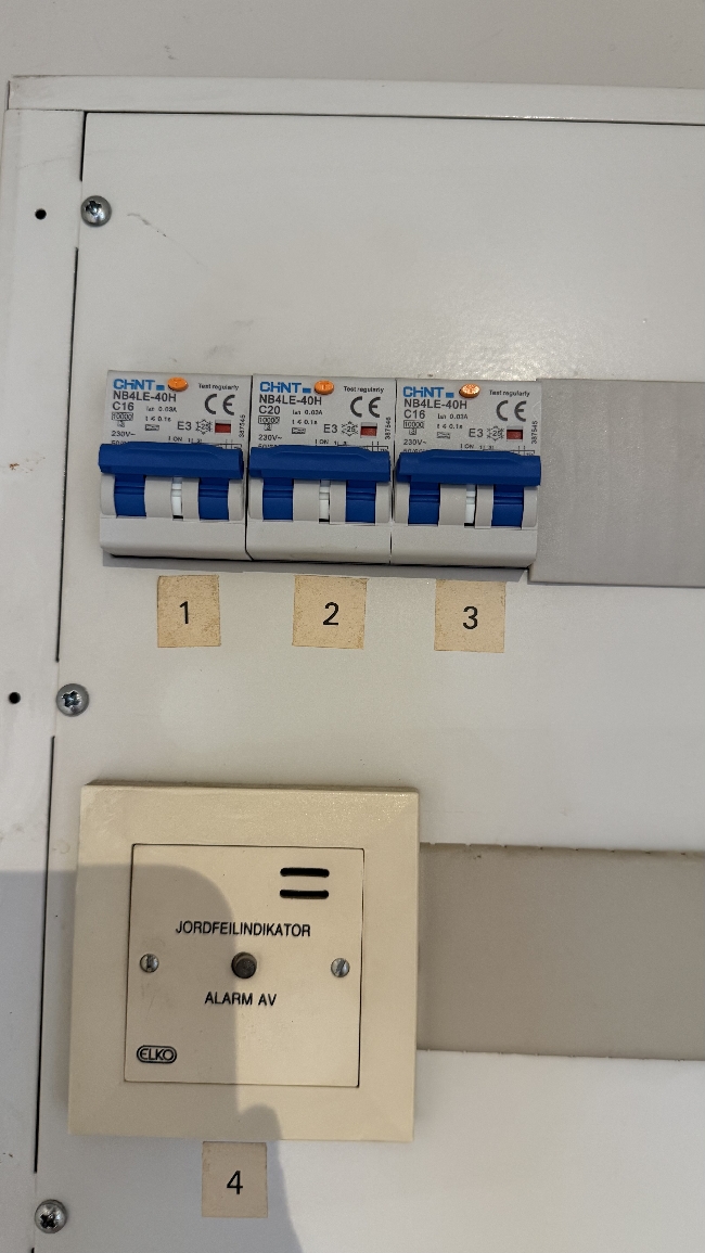 Elektrikerarbeid i leilighet
