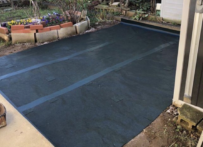 Haster: Rydding av overgrodd hage og tildekking – ca. 200 m²