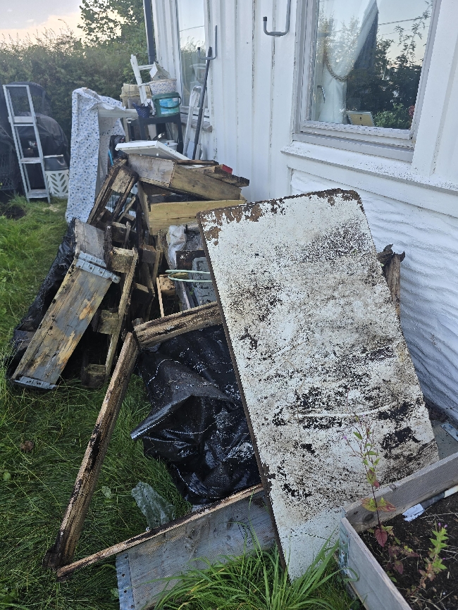 Bortkjøring av forskjellige  ting fra vår hage.