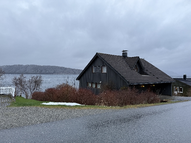 Beise vestveggen på huset