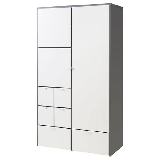 Trenger hjelp til å flytte et IKEA VISTHUS garderobeskap (122 × 59 × 216 cm)
