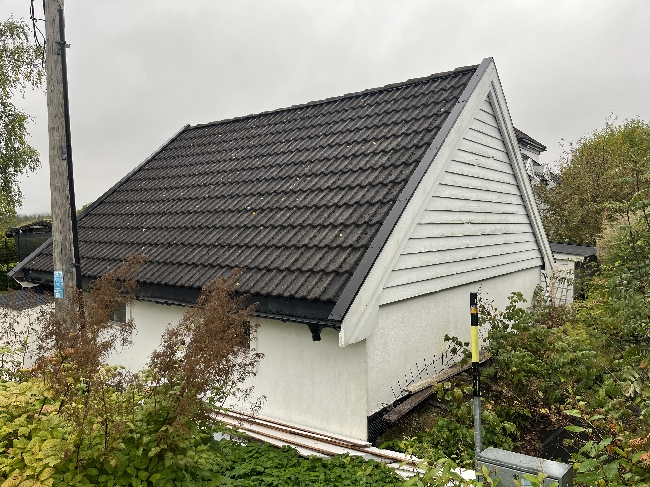Male garasje utvendig