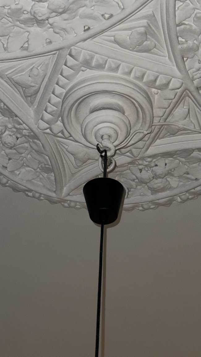 Henge opp tv på vegg og fjerne taklampe