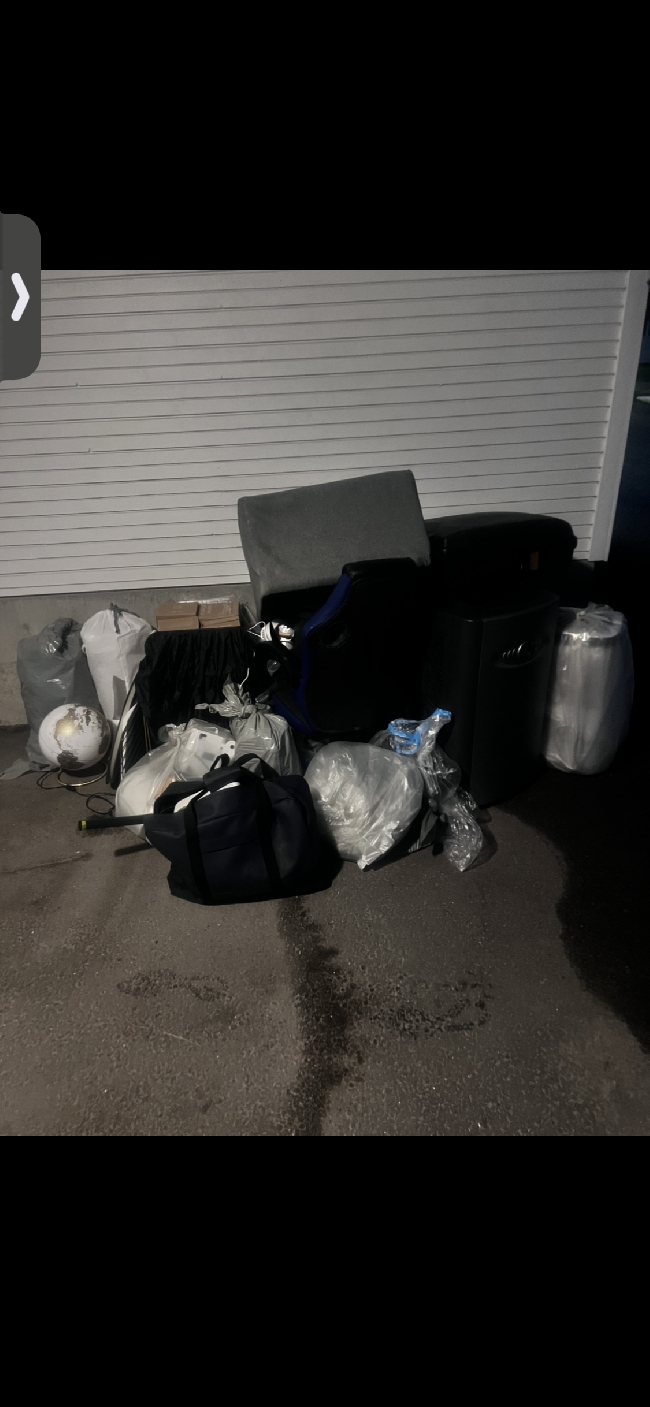 Bortkjøring av Elektronisk Avfall, se bilder.