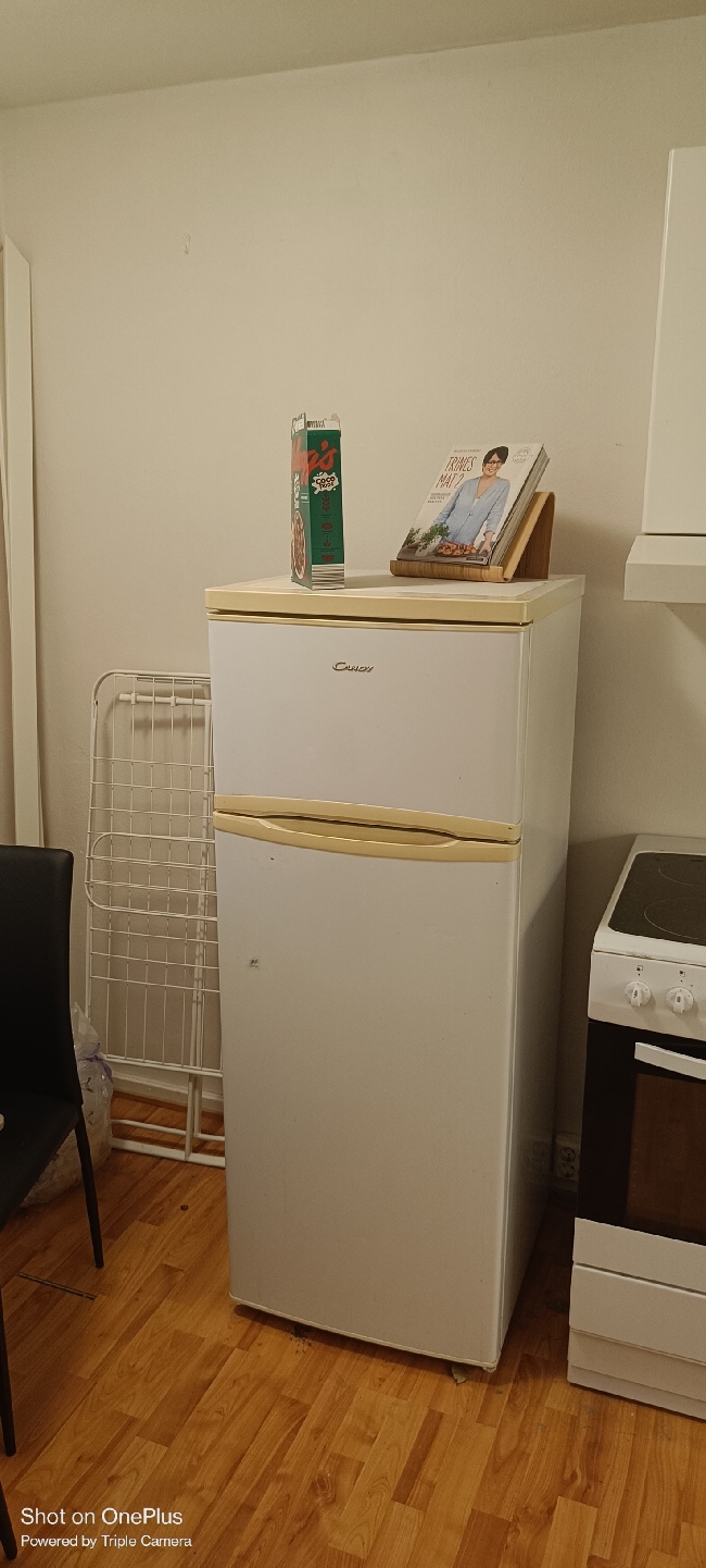 Maling av tak og vegger i kjøkken (8m2)