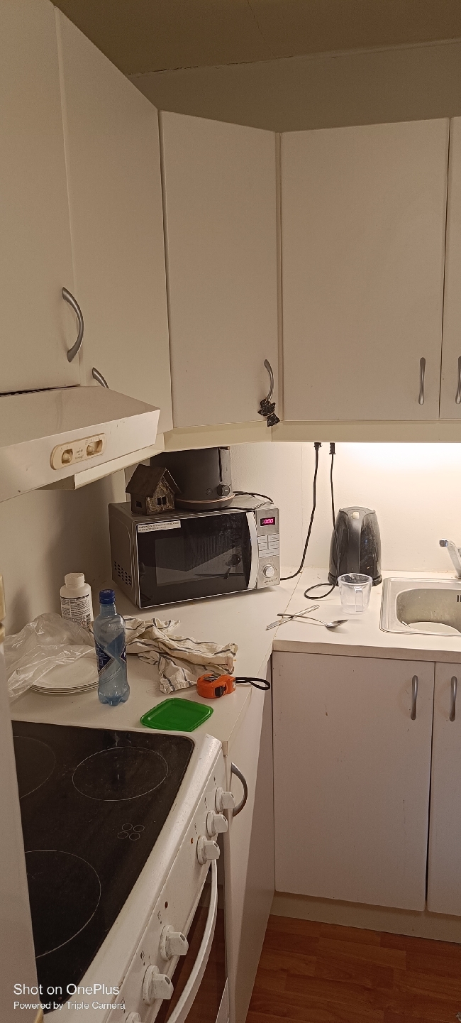 Maling av tak og vegger i kjøkken (8m2)