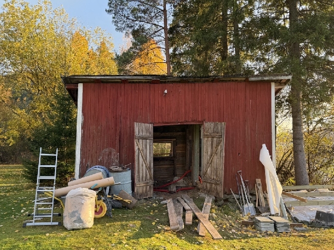 Stabilisering av eldre uthus/bygg